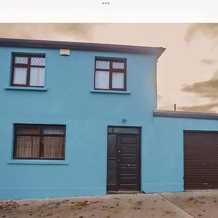 Four Bedroom Warm And Cosy Holiday home *